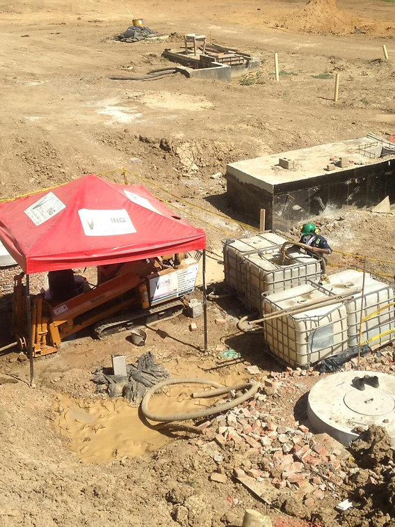 feee2d_0c968673532948d5b2f705a7c354e490_mv2